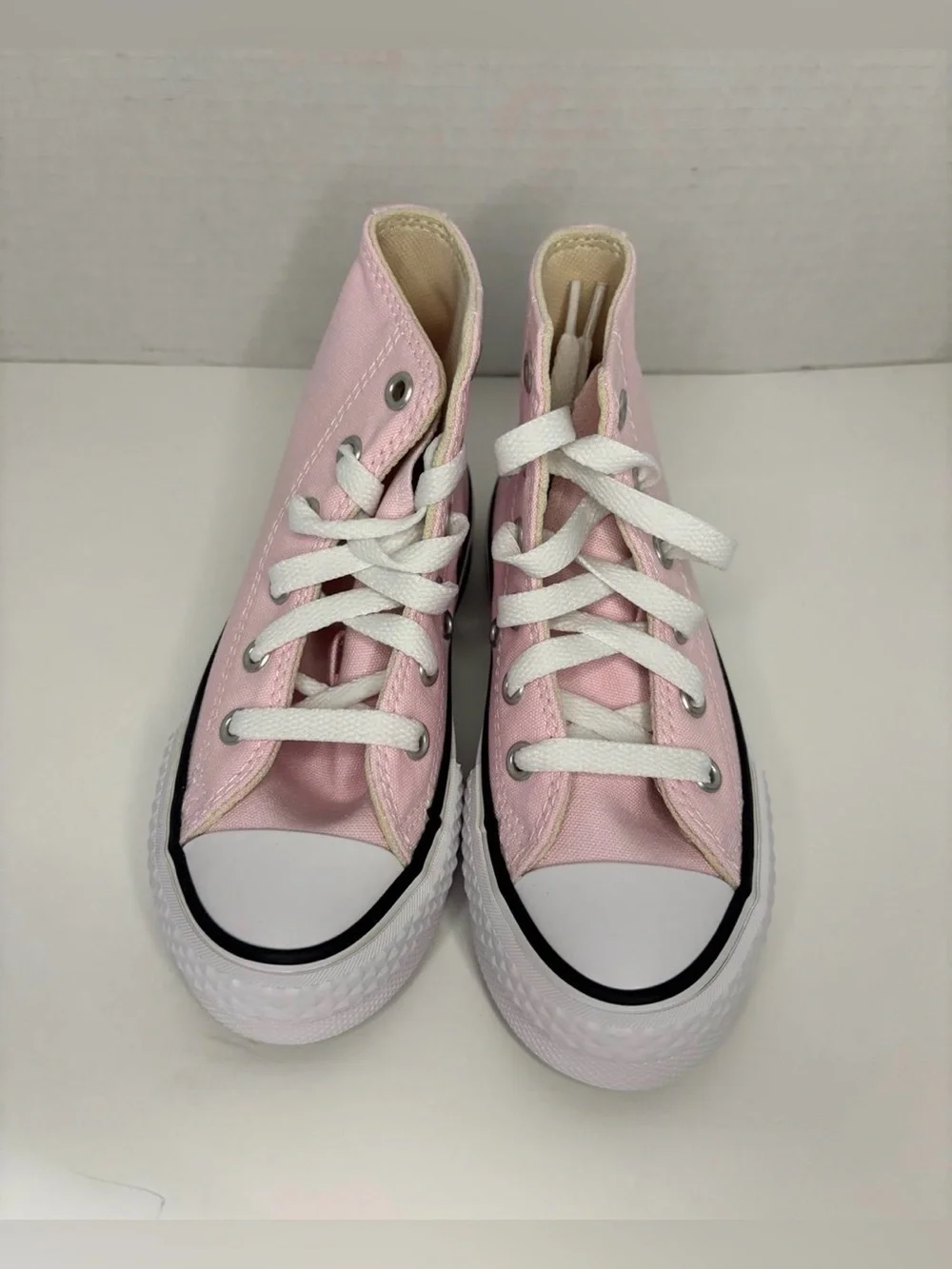 Converse Girls Sneakers Size 11